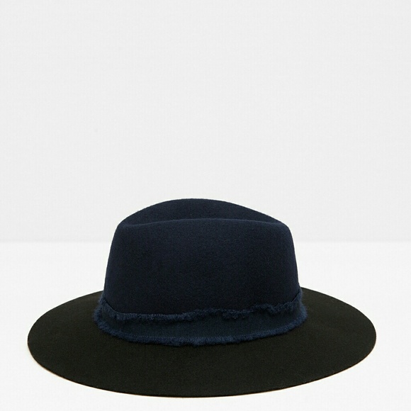 Zara Accessories - Zara wide brimmed felt hat
